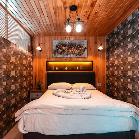 Polat Village فيلة